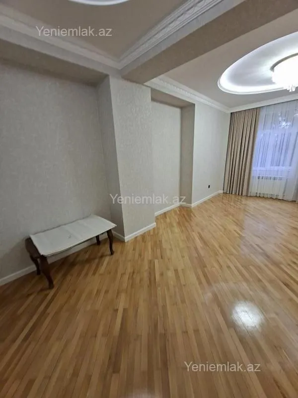 Satılır 2 otaqlı yeni tikili 75 m²