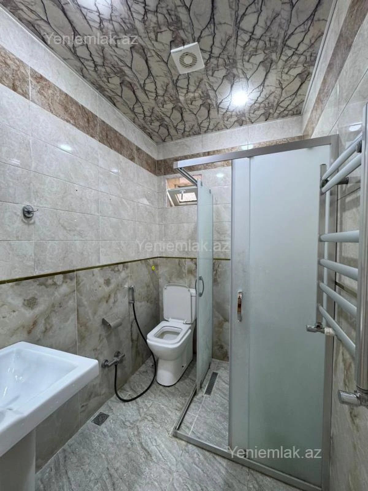 Satılır 4 otaqlı həyət evi 120 m²