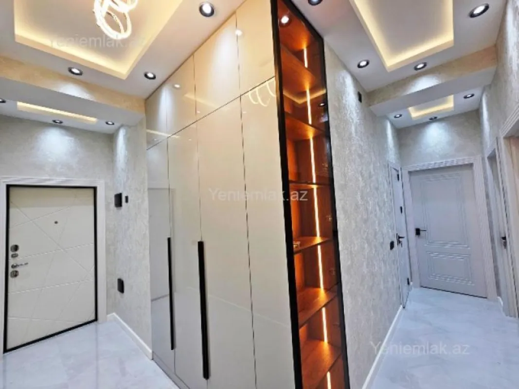 Satılır 3 otaqlı yeni tikili 80 m²