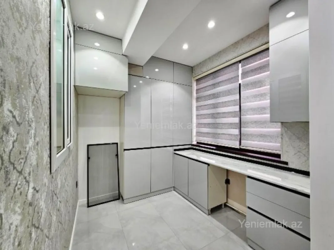 Satılır 3 otaqlı yeni tikili 80 m²