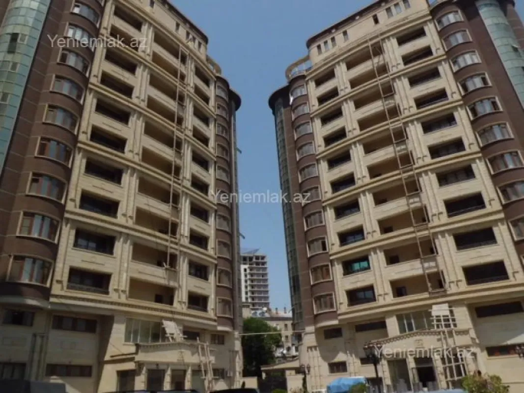 Satılır 4 otaqlı yeni tikili 194 m²