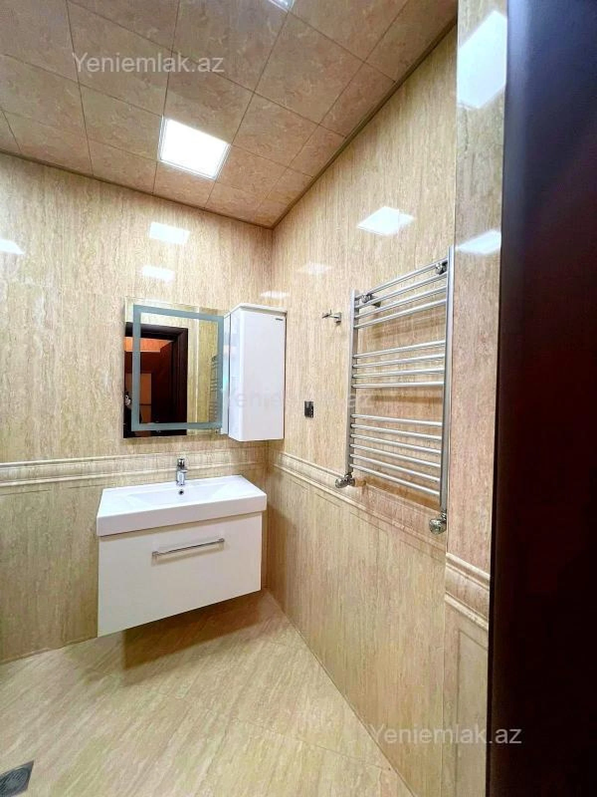 Satılır 2 otaqlı yeni tikili 70.5 m²