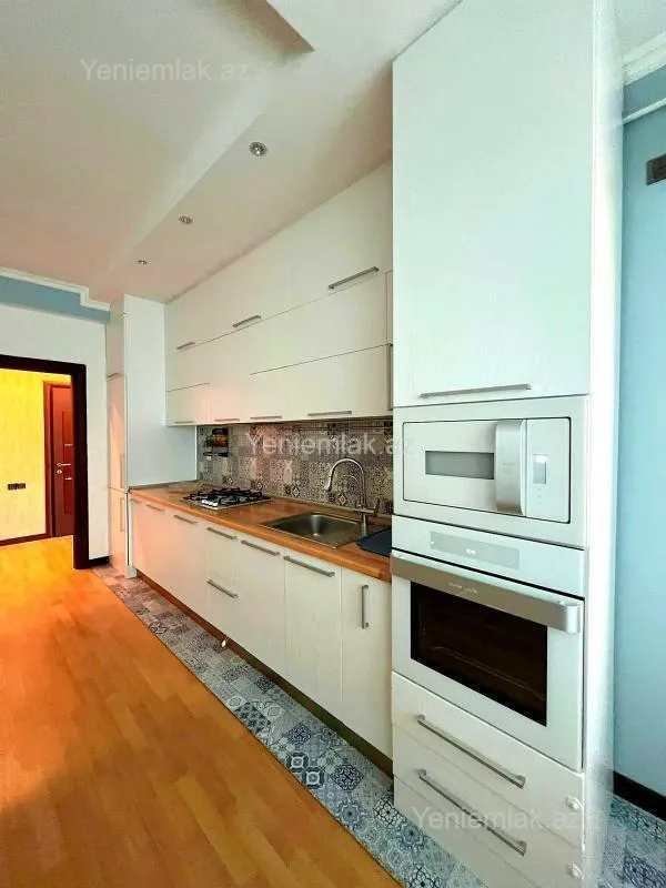 Satılır 2 otaqlı yeni tikili 70.5 m²