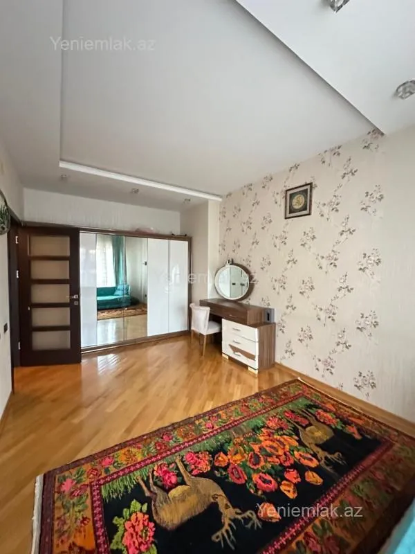 Satılır 5 otaqlı yeni tikili 320 m²