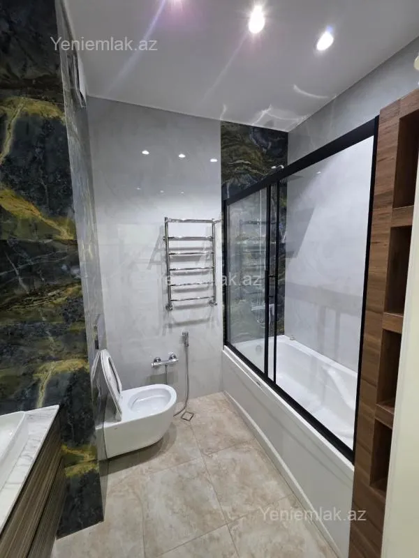 Satılır 3 otaqlı yeni tikili 120 m²