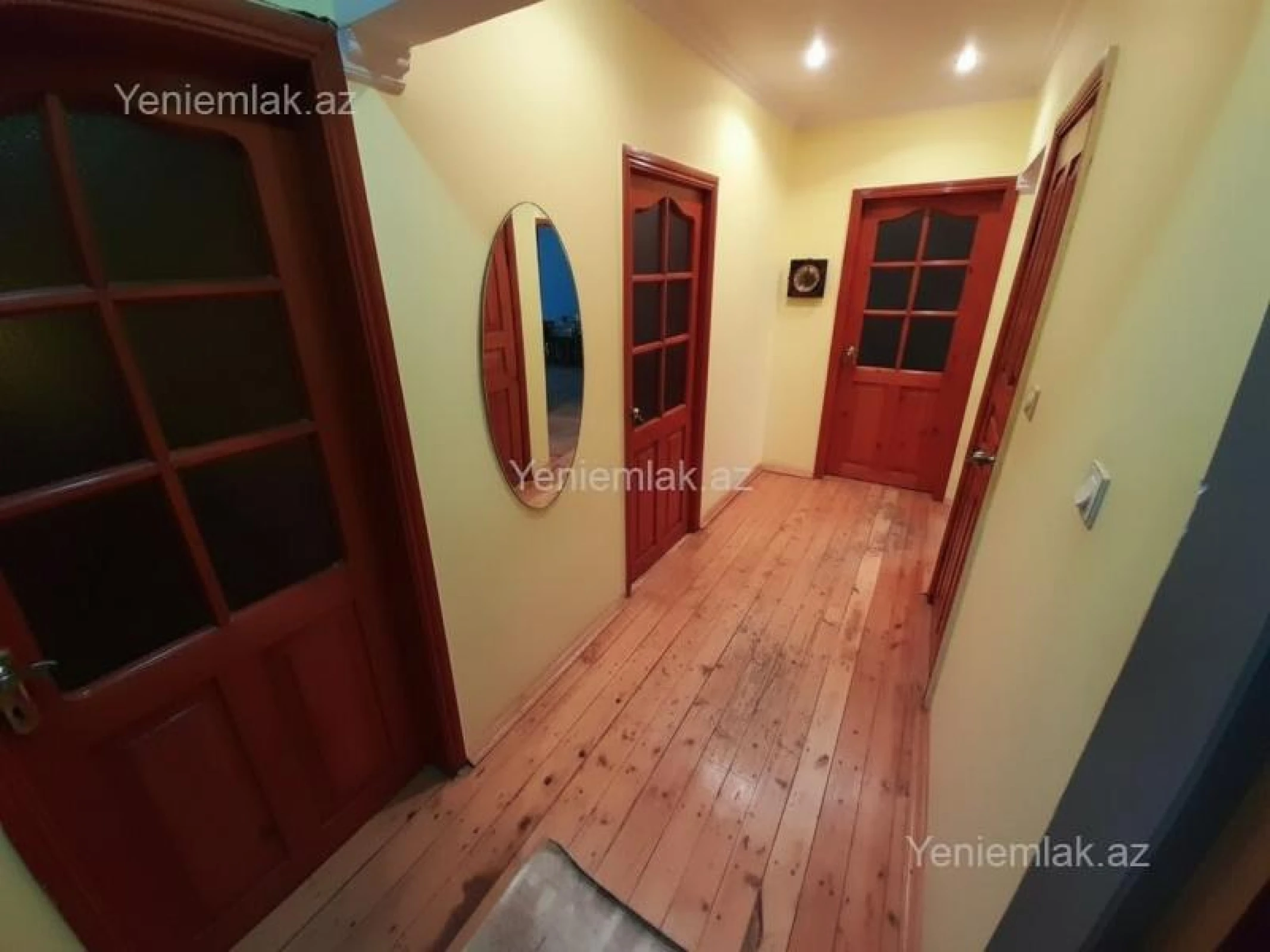 Satılır 4 otaqlı köhnə tikili 110 m²