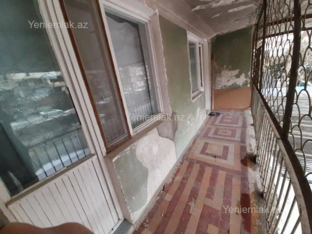 Satılır 4 otaqlı köhnə tikili 110 m²
