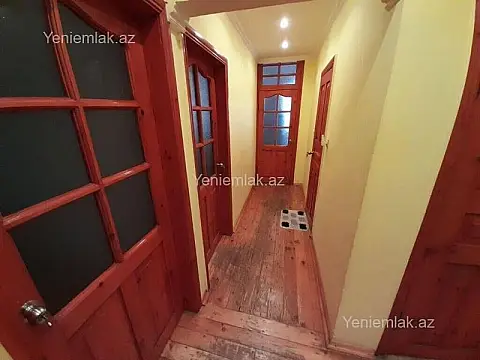 Satılır 4 otaqlı köhnə tikili 110 m²