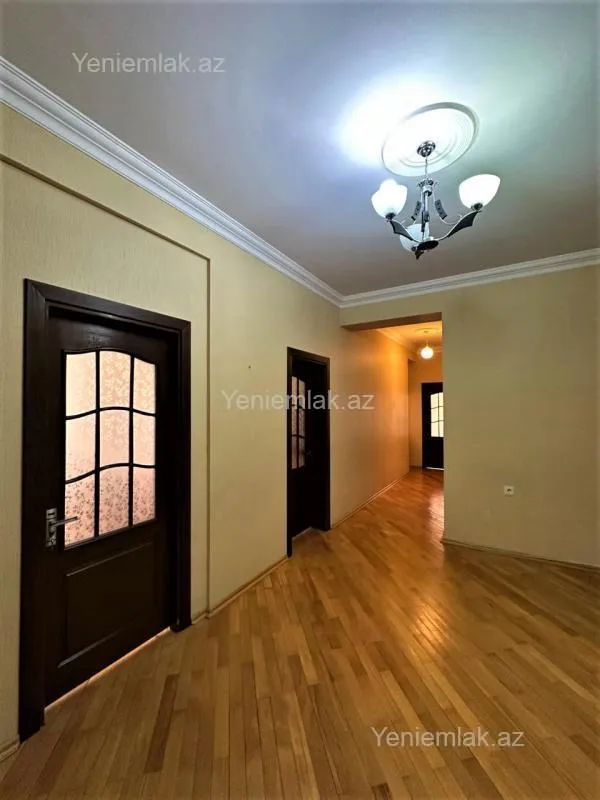 Satılır 3 otaqlı yeni tikili 121 m²