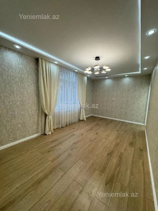 Satılır 2 otaqlı köhnə tikili 60 m²
