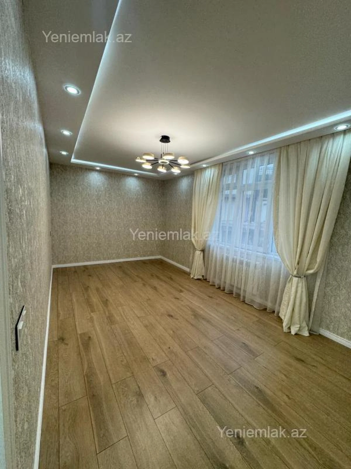 Satılır 2 otaqlı köhnə tikili 60 m²
