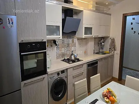 Satılır 5 otaqlı köhnə tikili 120 m²