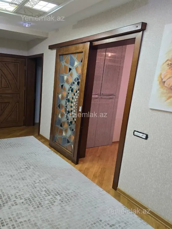 Satılır 5 otaqlı köhnə tikili 120 m²