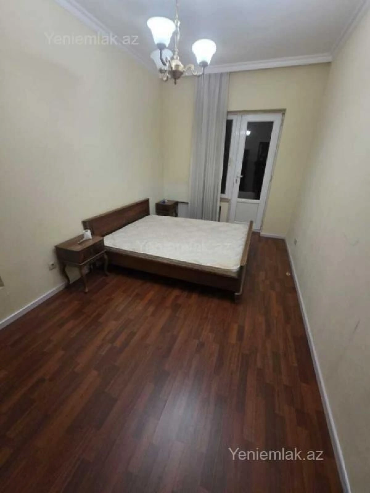 Satılır 3 otaqlı köhnə tikili 100 m²