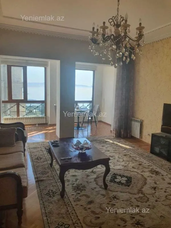 Satılır 3 otaqlı köhnə tikili 100 m²