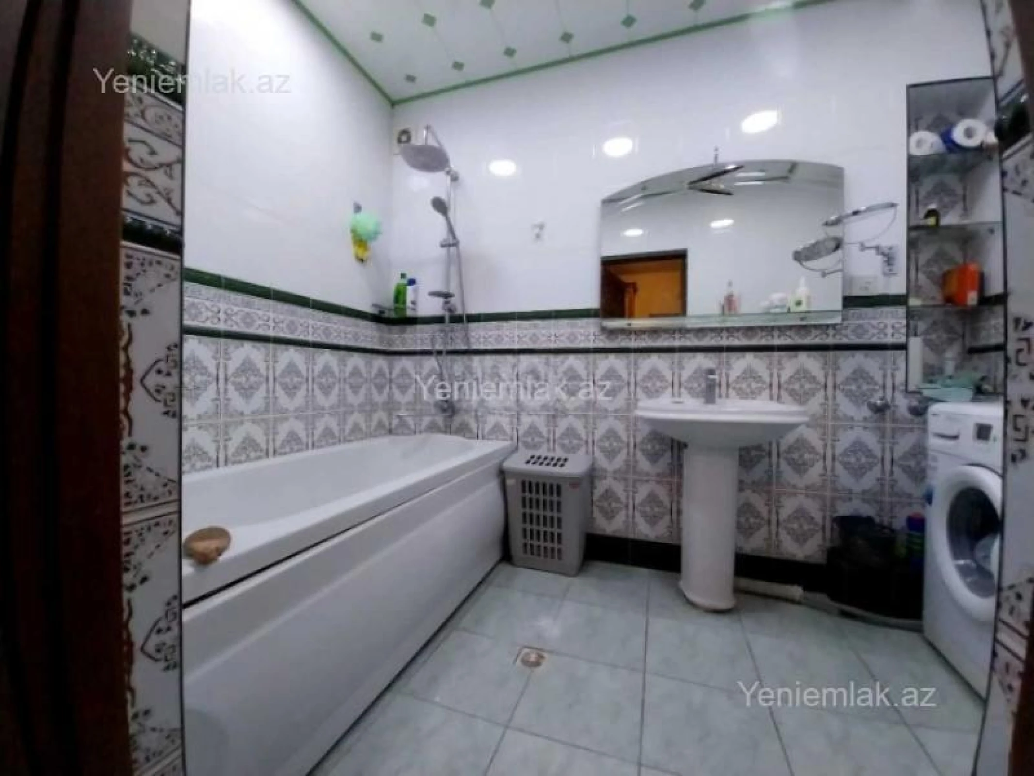 Satılır 3 otaqlı köhnə tikili 100 m²