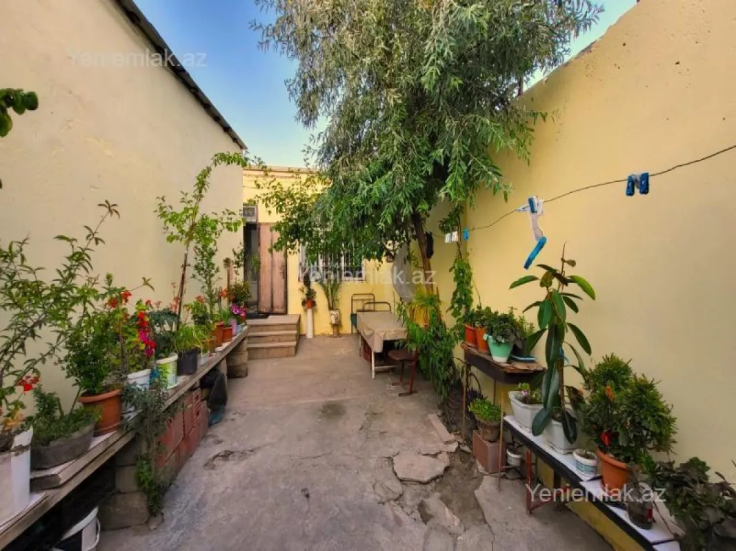 Satılır 5 otaqlı həyət evi 140 m²