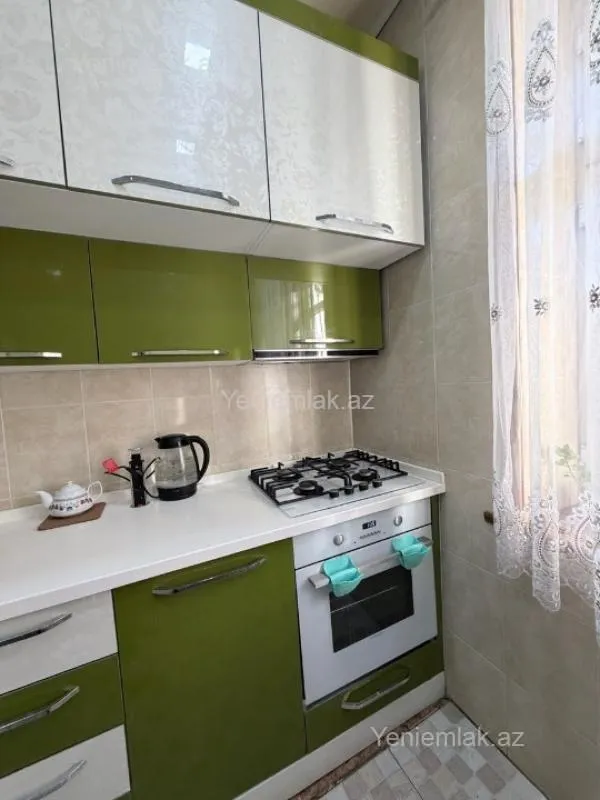 Satılır 3 otaqlı köhnə tikili 85 m²