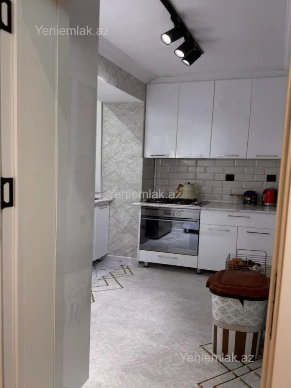 Satılır 3 otaqlı köhnə tikili 65 m²