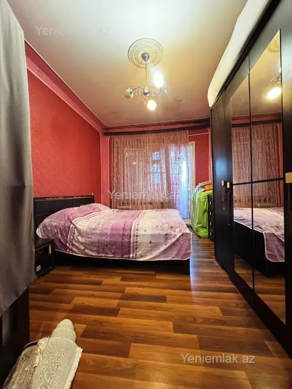 Satılır 2 otaqlı köhnə tikili 60 m²