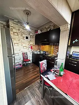 Satılır 2 otaqlı köhnə tikili 60 m²