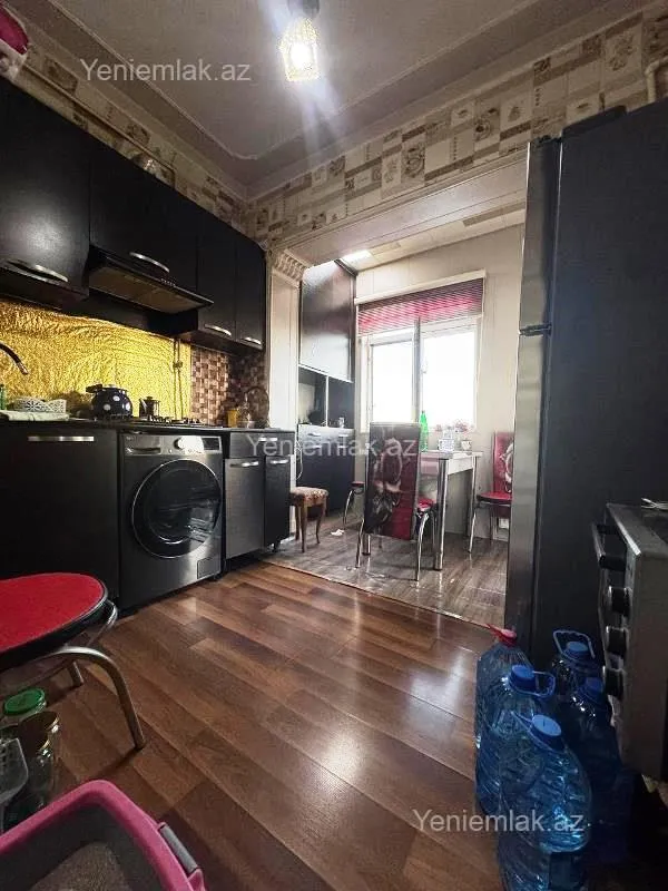 Satılır 2 otaqlı köhnə tikili 60 m²
