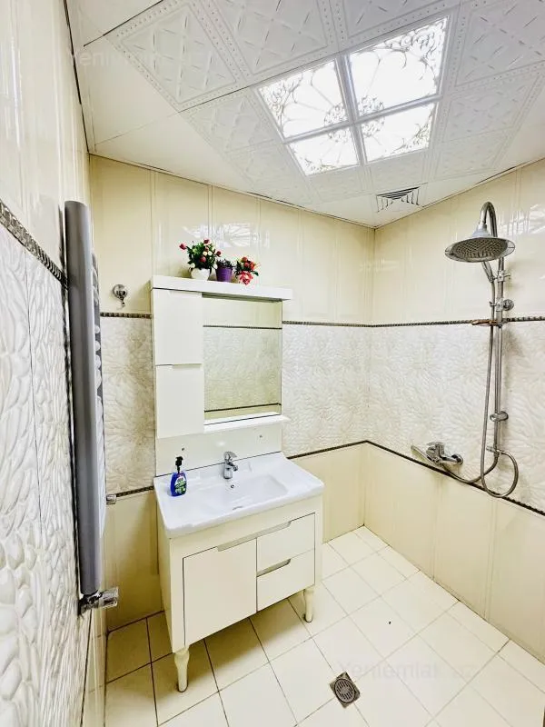 Satılır 3 otaqlı köhnə tikili 60 m²