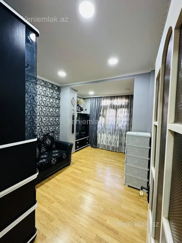 Satılır 3 otaqlı köhnə tikili 60 m²