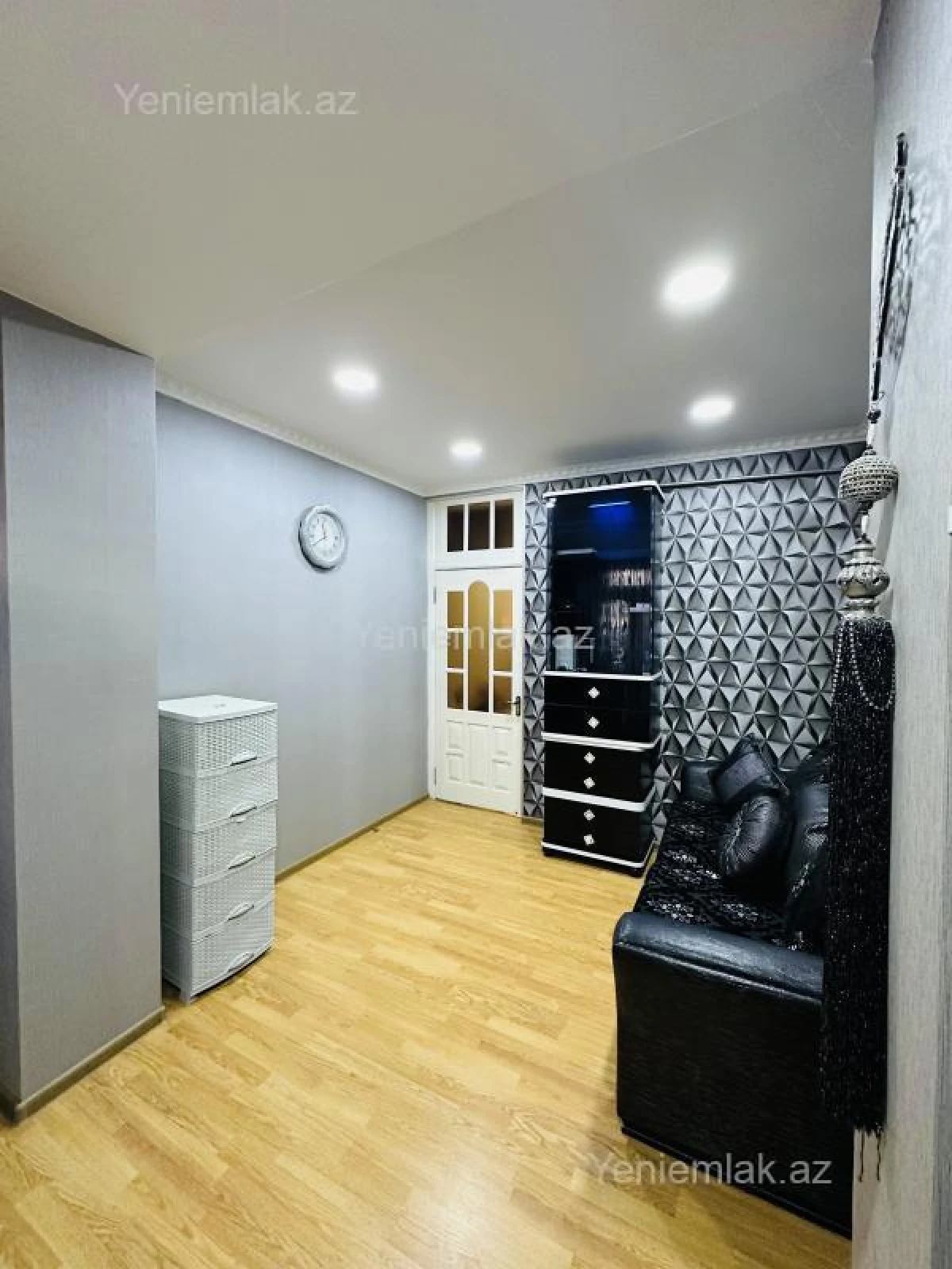 Satılır 3 otaqlı köhnə tikili 60 m²