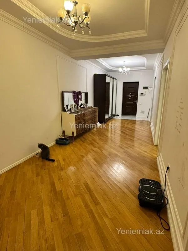 Satılır 3 otaqlı yeni tikili 145 m²
