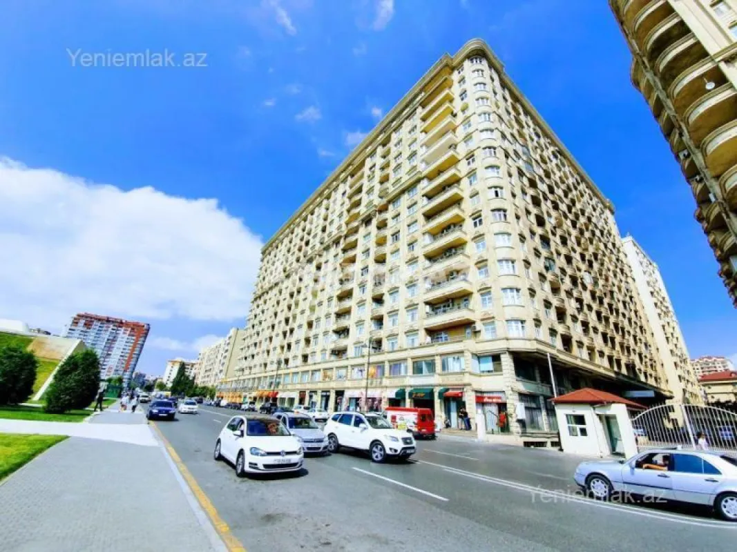 Satılır 3 otaqlı yeni tikili 145 m²