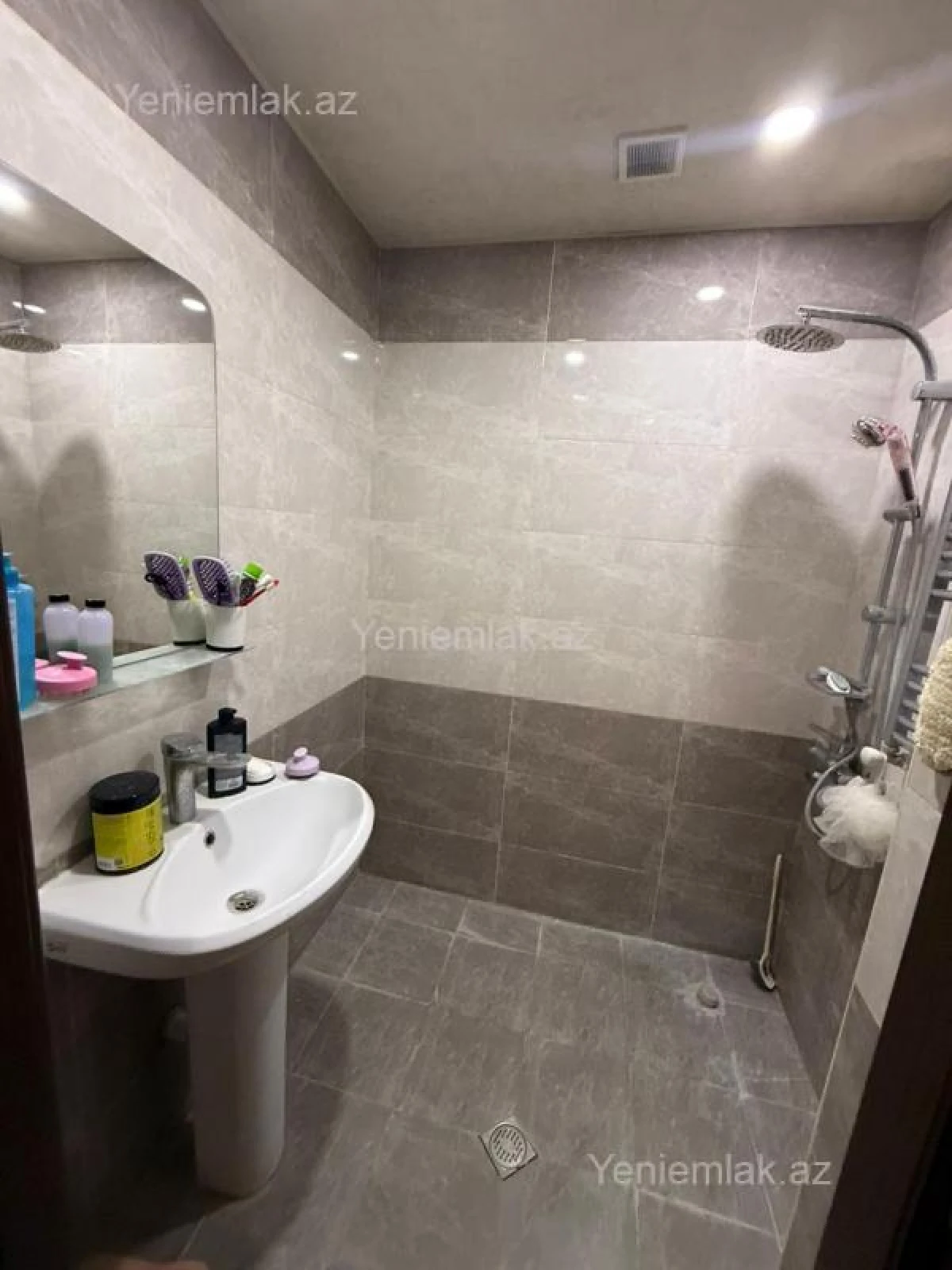 Satılır 3 otaqlı yeni tikili 93 m²