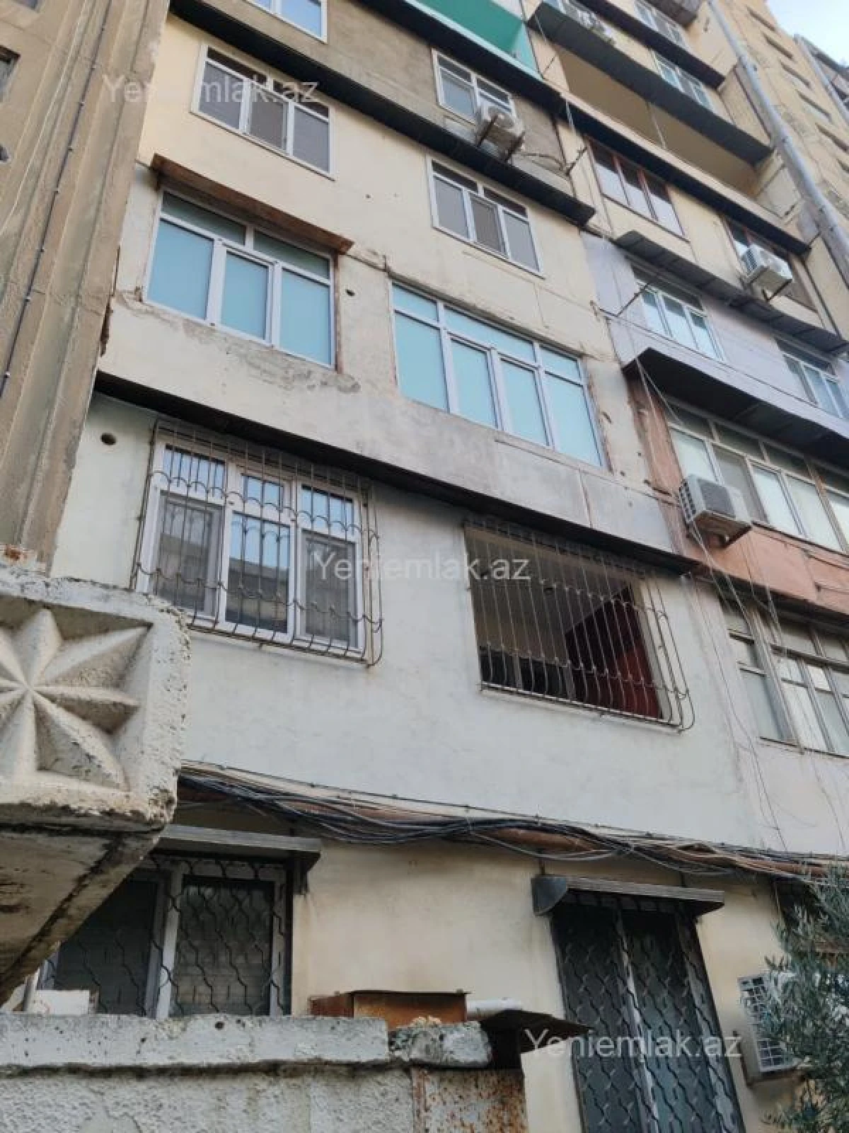 Satılır 3 otaqlı köhnə tikili 90 m²