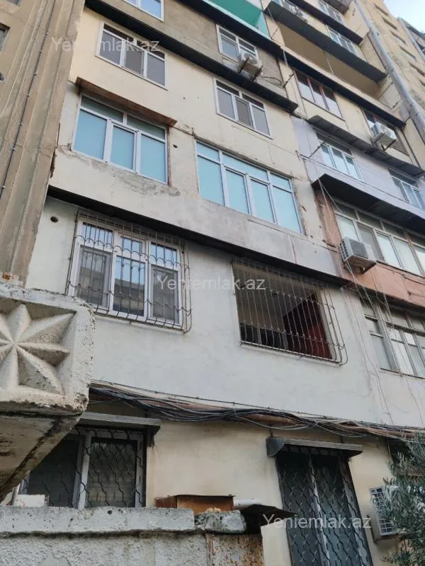 Satılır 3 otaqlı köhnə tikili 90 m²