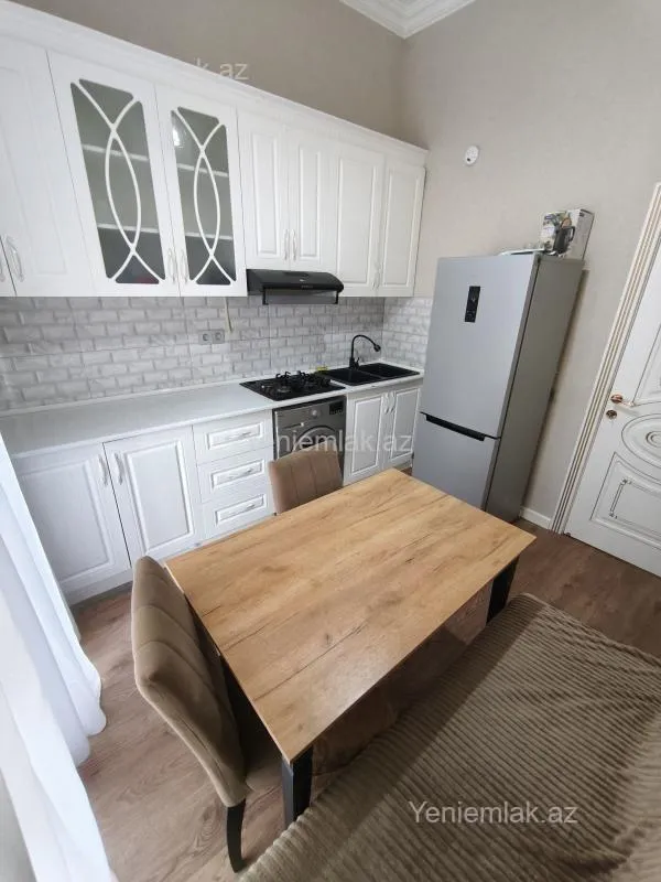 Satılır 3 otaqlı yeni tikili 82 m²