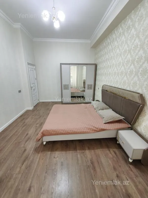 Satılır 3 otaqlı yeni tikili 82 m²