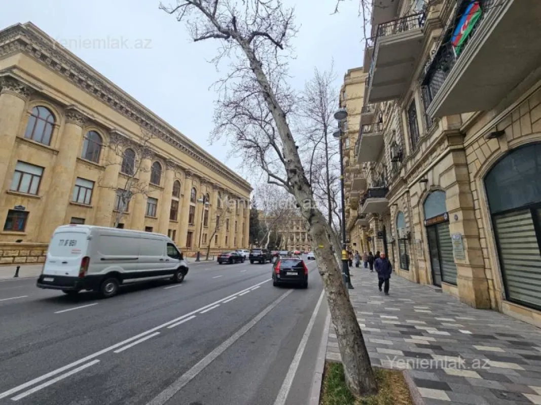 Satılır 3 otaqlı köhnə tikili 85 m²