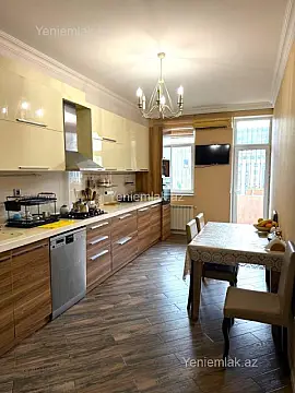 Satılır 3 otaqlı yeni tikili 140 m²