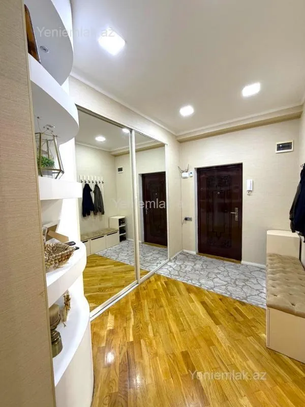 Satılır 3 otaqlı yeni tikili 140 m²