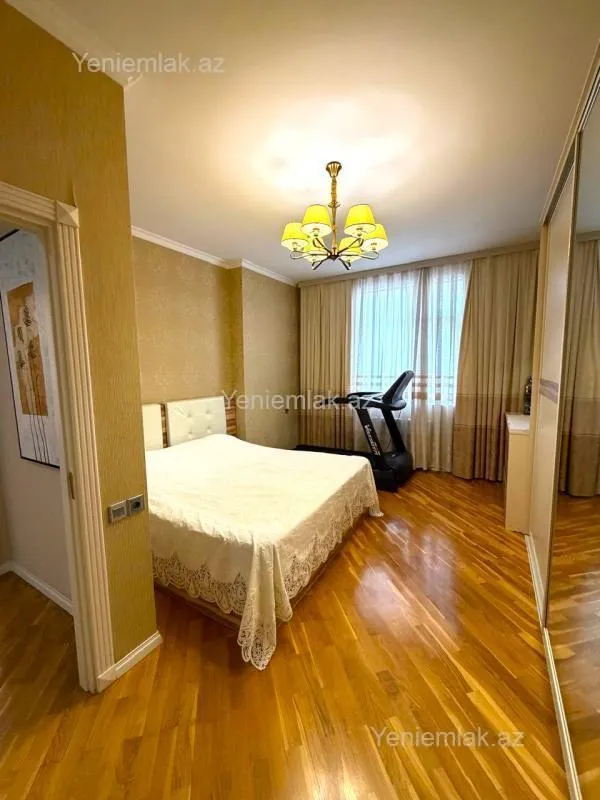 Satılır 3 otaqlı yeni tikili 140 m²