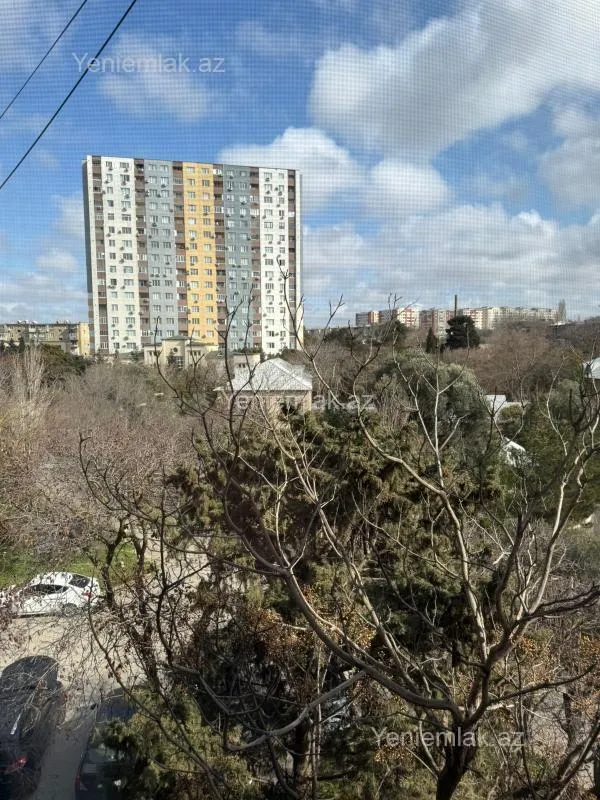 Satılır 2 otaqlı köhnə tikili 55 m²