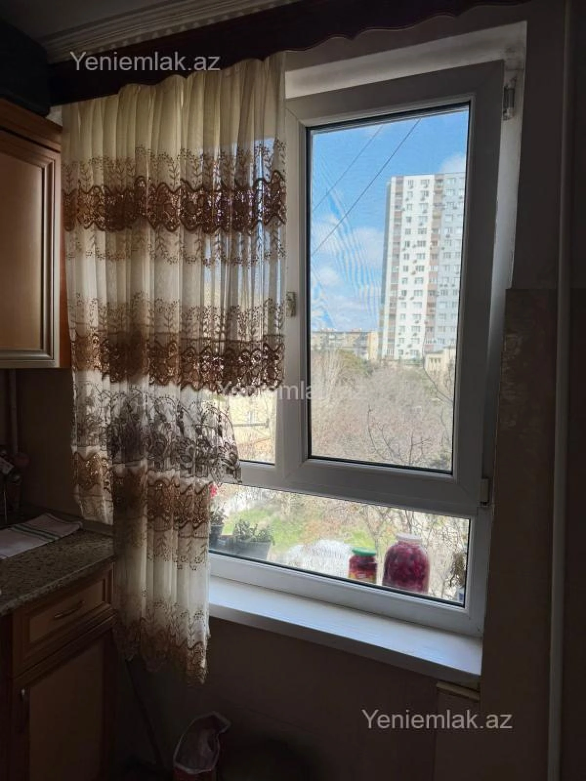 Satılır 2 otaqlı köhnə tikili 55 m²