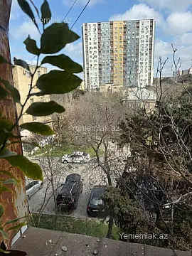 Satılır 2 otaqlı köhnə tikili 55 m²