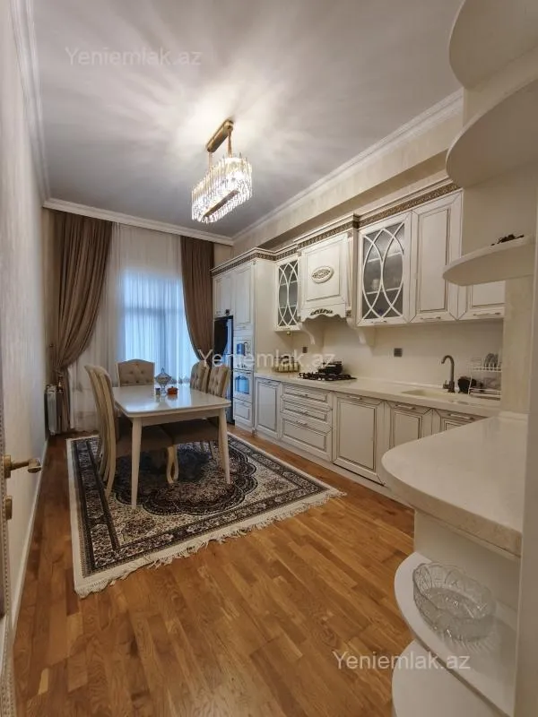 Satılır 3 otaqlı yeni tikili 120 m²