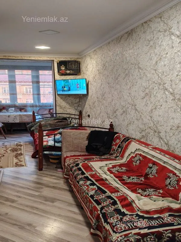 Satılır 2 otaqlı köhnə tikili 58 m²