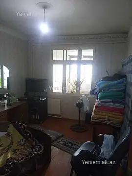 Satılır 4 otaqlı köhnə tikili 100 m²
