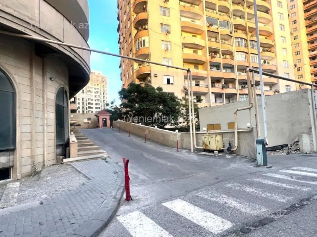 Satılır 3 otaqlı yeni tikili 190 m²