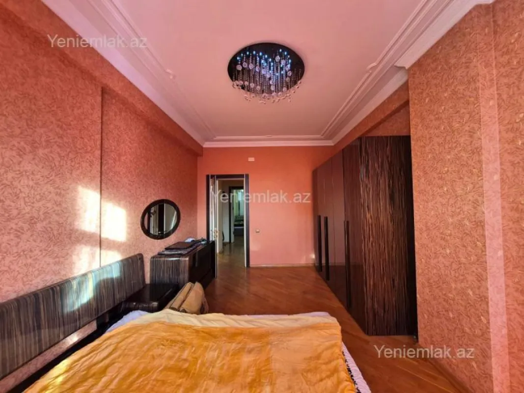 Satılır 3 otaqlı yeni tikili 145 m²