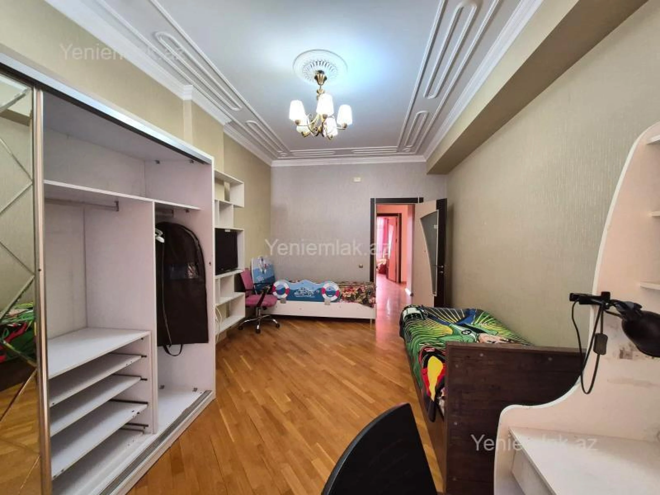 Satılır 3 otaqlı yeni tikili 145 m²