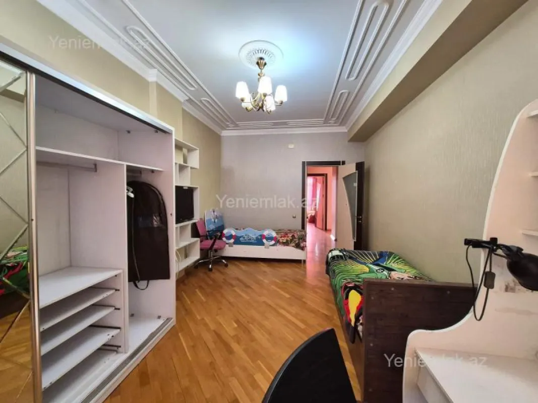 Satılır 3 otaqlı yeni tikili 145 m²